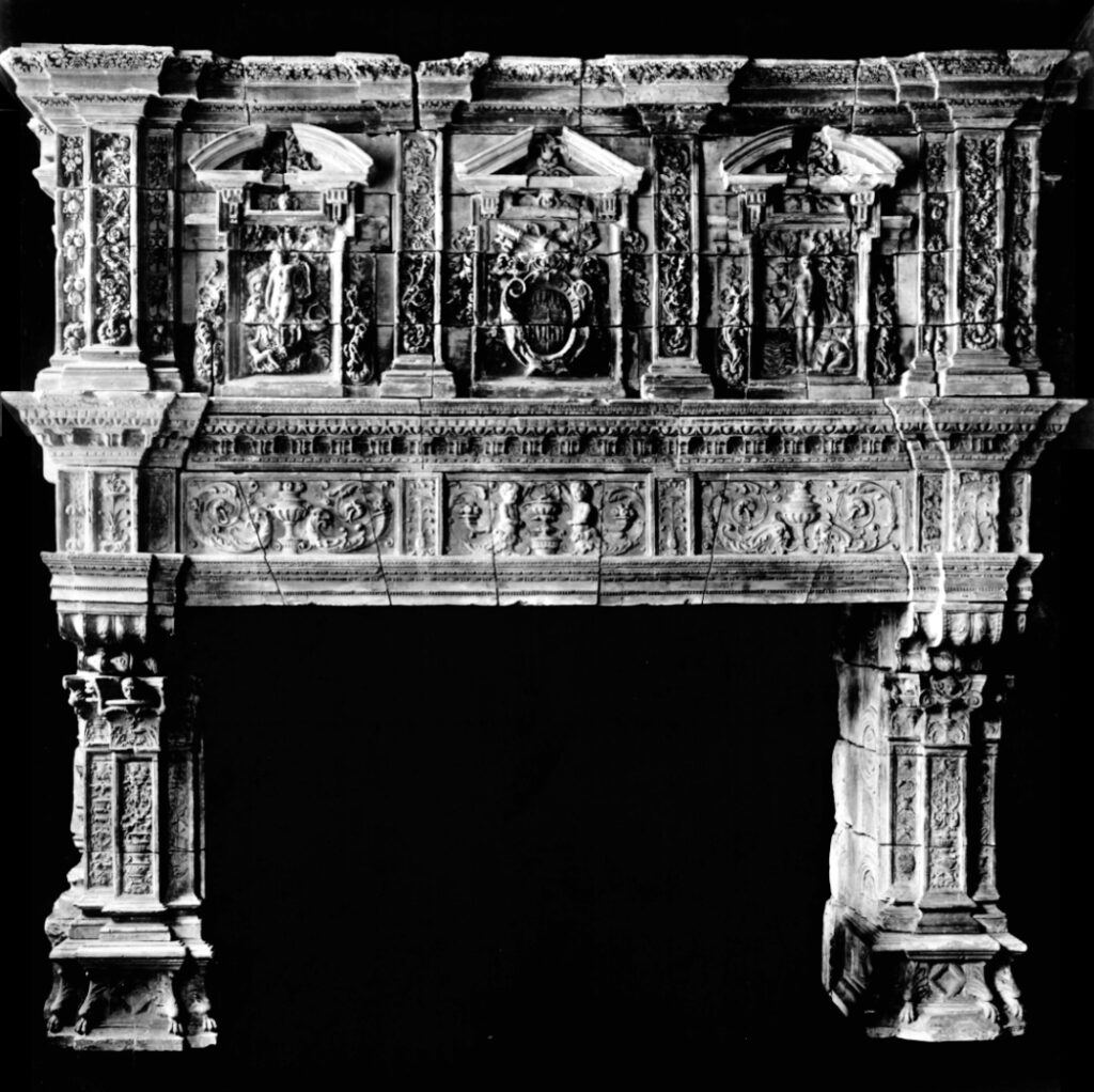 Cheminée du château du Bosquet